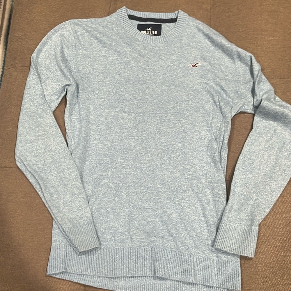 Hollister sweater